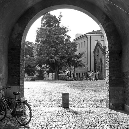 Ferienwohnung La Rosa Ferrara Exterior foto