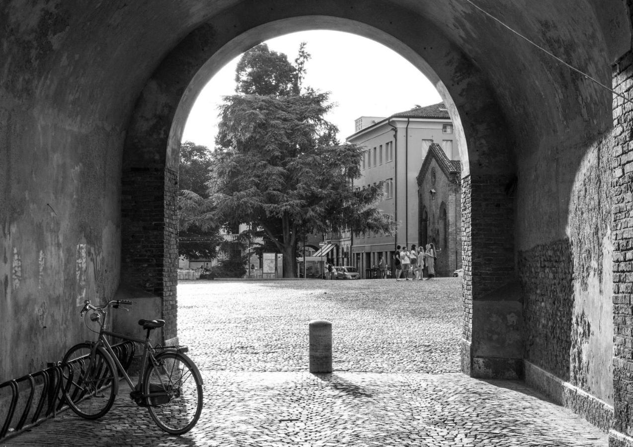 Ferienwohnung La Rosa Ferrara Exterior foto